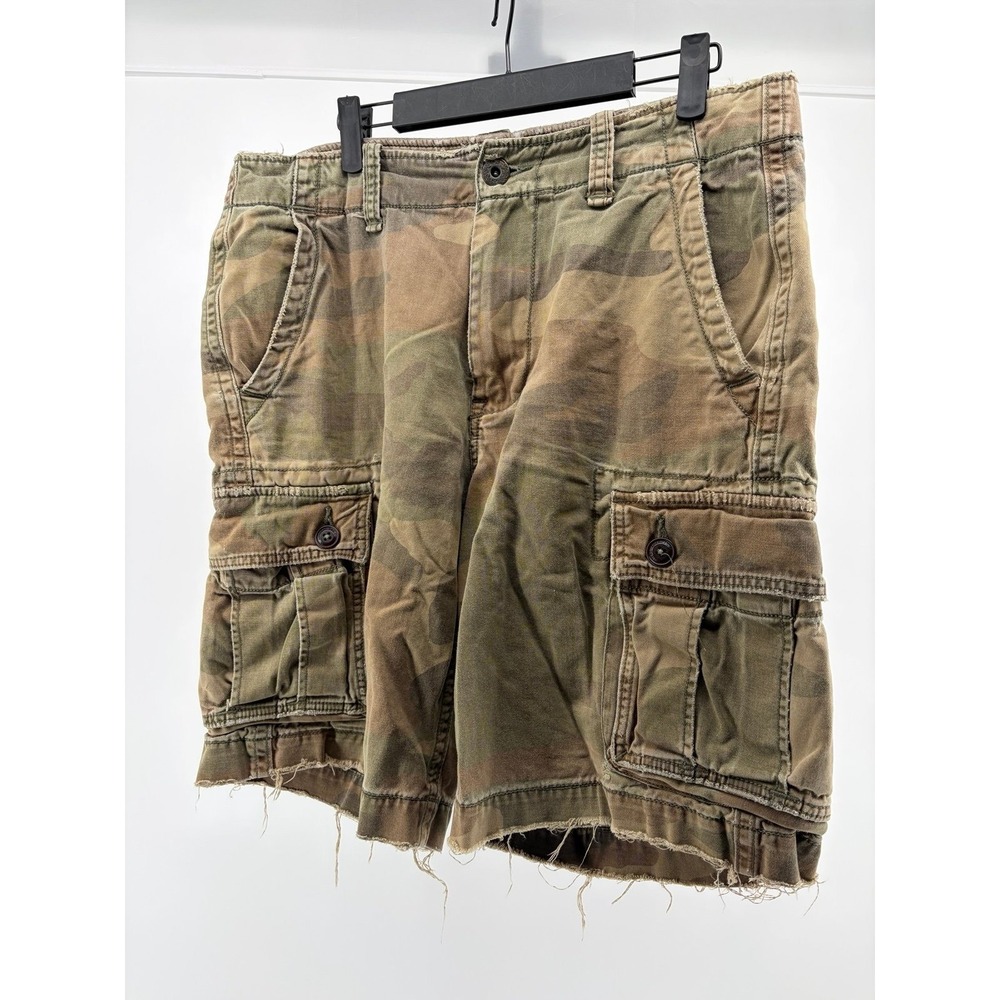 American Eagle AEO, Destroyed Classic Fit, Camo, Army Shorts, Y2K, Men's Size 32